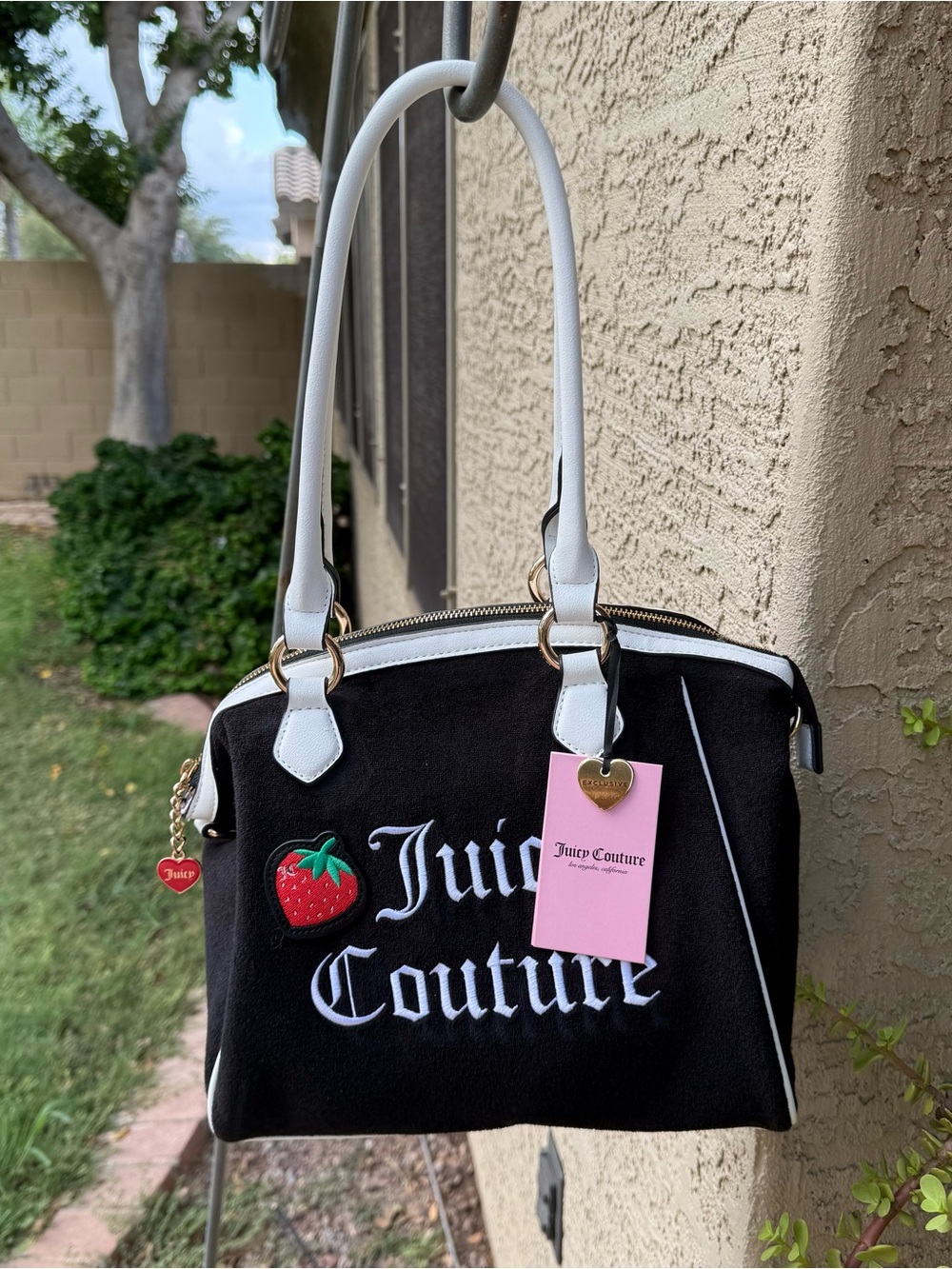 ✨NWT Juicy Couture Sweet N Juicy Apple Tote - Black Velvet w/strawberry coin